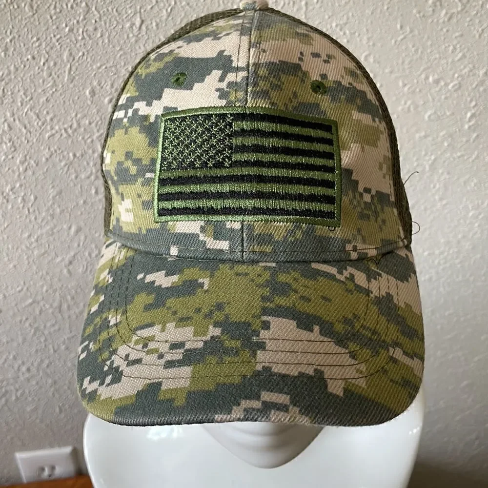 NWOT American Flag Camo Snap Back Cap EUC